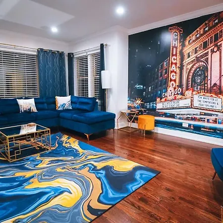 The Blue Golden Luxury Modern 3- Bedroom Apartment In Chicago