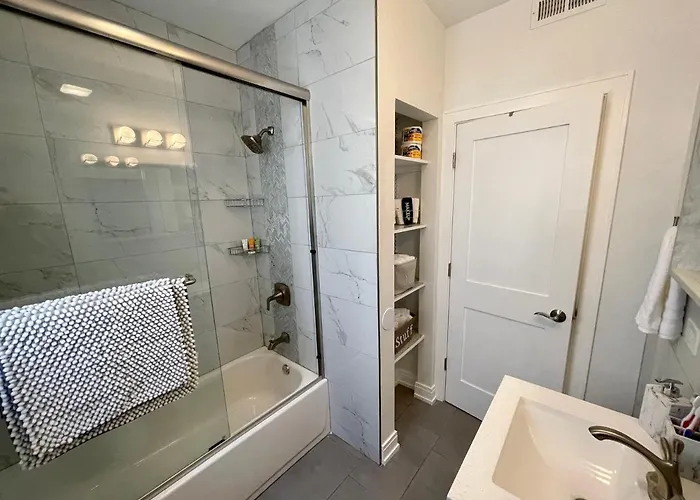 The Blue Golden Luxury Modern 3- Bedroom In