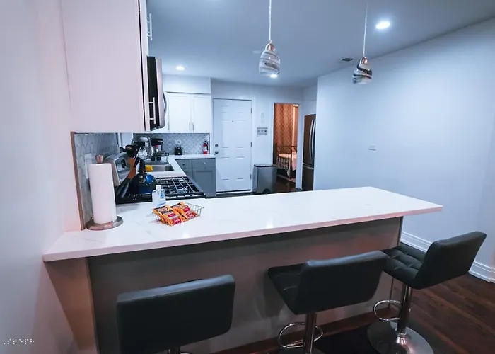 The Blue Golden Luxury Modern 3- Bedroom In *