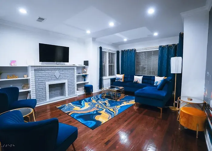 The Blue Golden Luxury Modern 3- Bedroom In